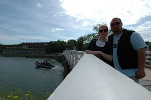 Melissa & Chris before leaving the suomenlinna fortress